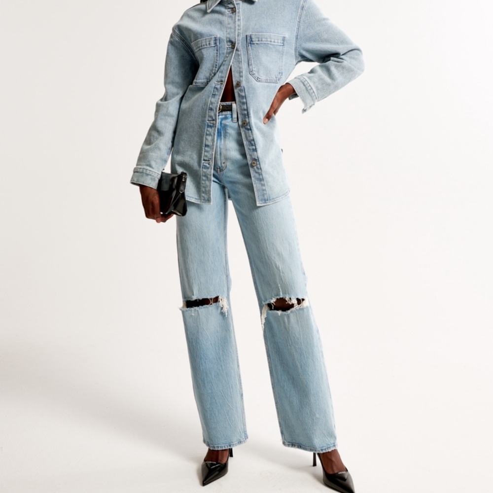 L Abercrombie 90’s Relaxed Jeans